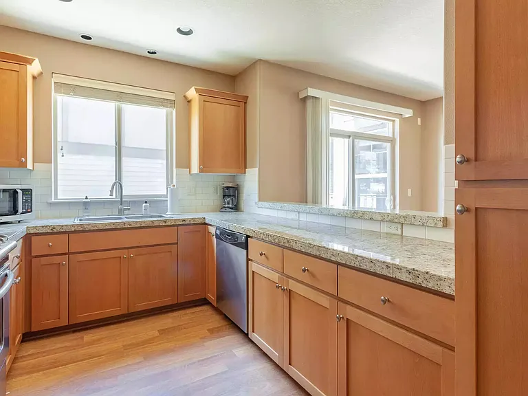 NW Joss Ave — Photo 12