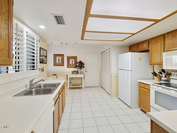 5th image of 557 S PALO VERDE Way