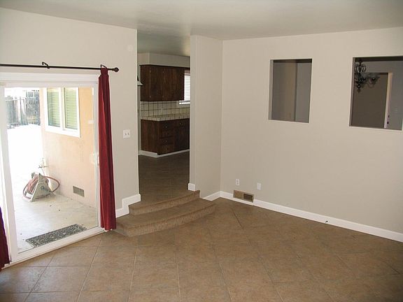 5th image of 21 Eastview Dr