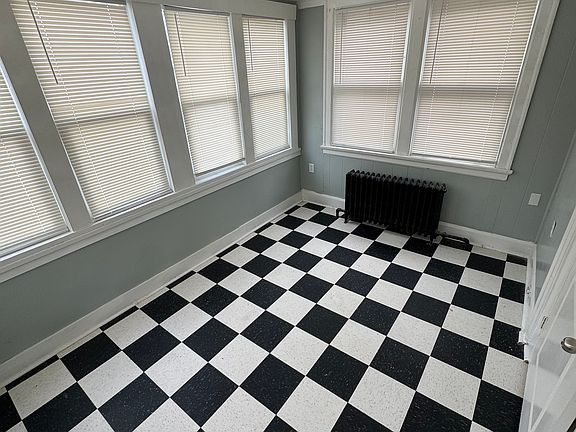 3rd image of 428 W Bancroft St #4
