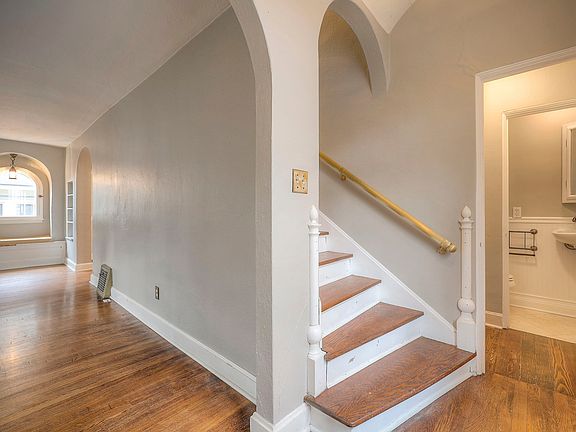 3rd image of 4914 Holly St