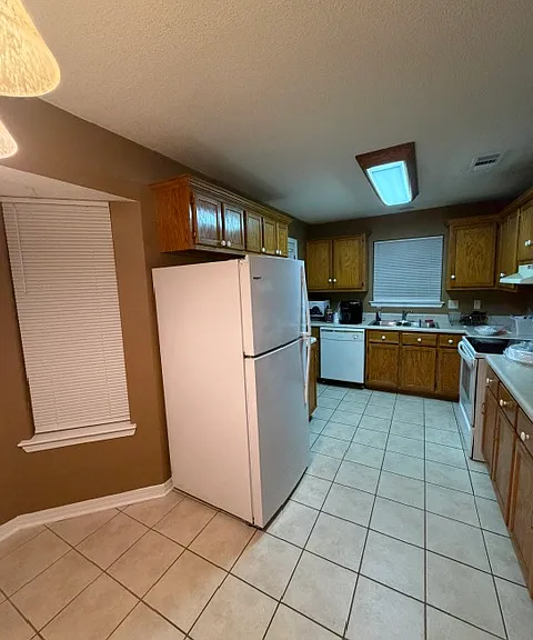 6725 Applegate St — Photo 3