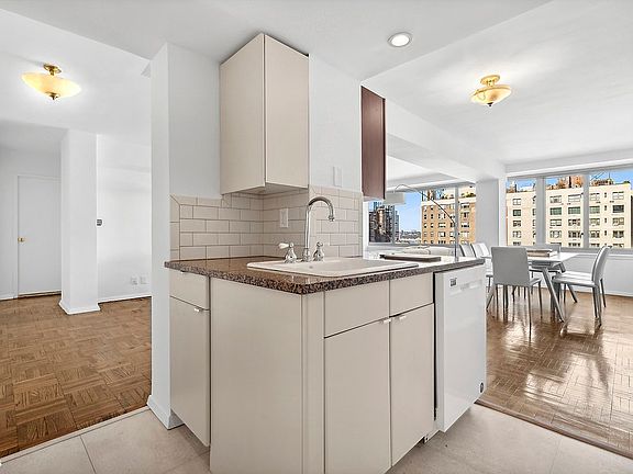 5th image of 315 W 70th St #16GH