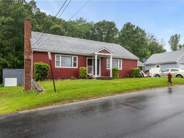 332 10th Ave, Woonsocket, RI 02895