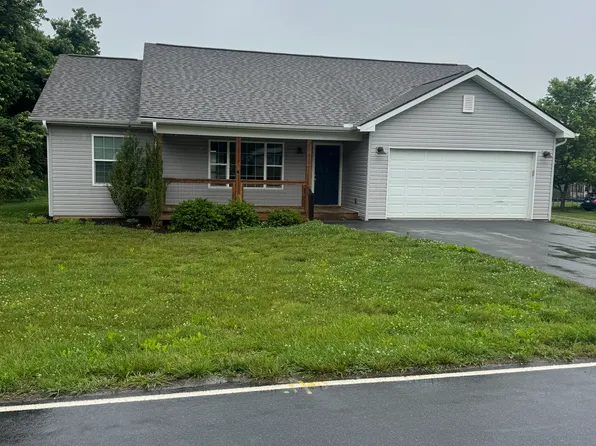 198 Morgan Rd, Hendersonville, NC 28739