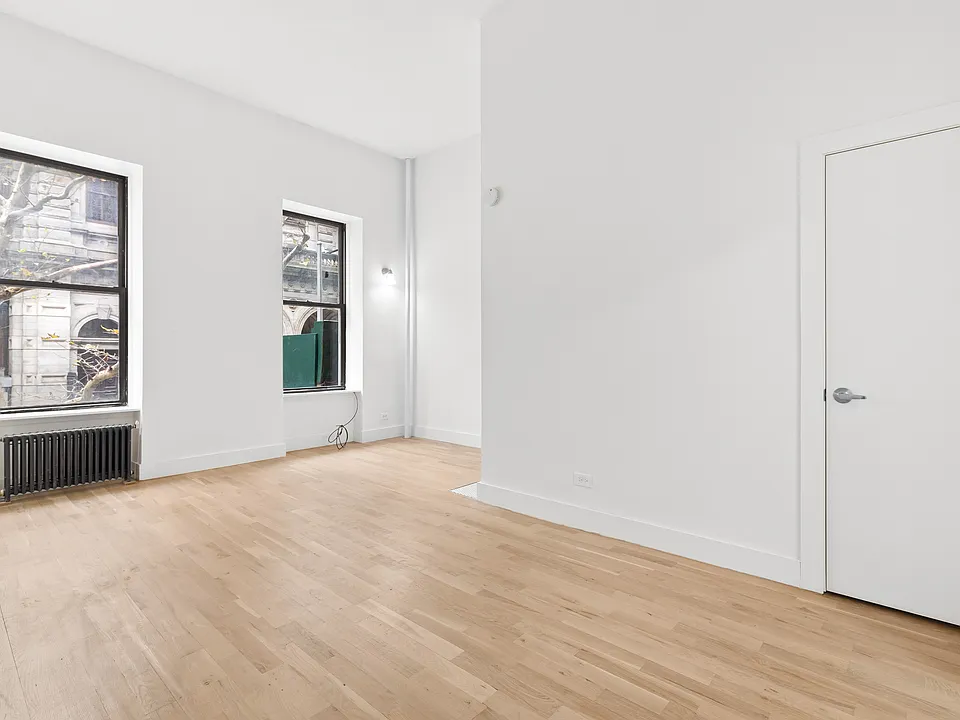 39 W 16th St #2F
