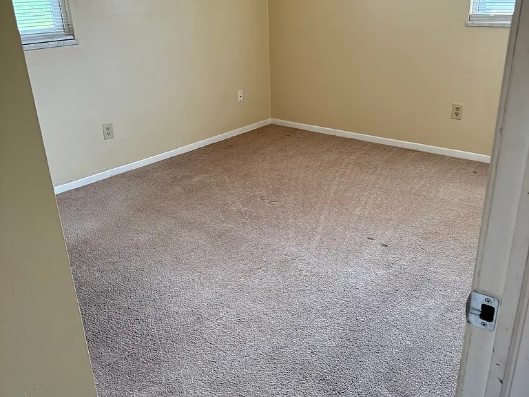 318 Belvue Dr — Photo 4