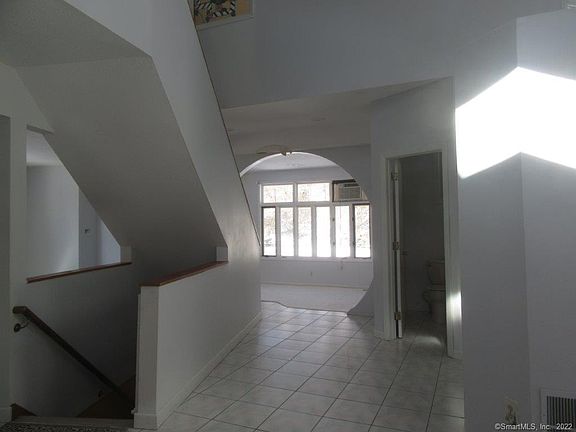 3rd image of 3 Watercliff Cir