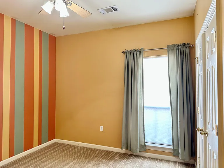 423 Lake Worth Dr — Photo 5