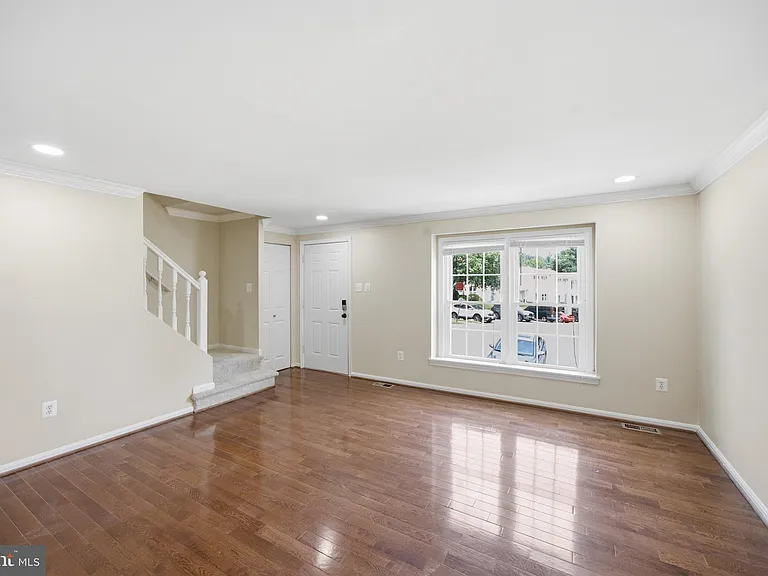 1935 Pohick Creek Ct — Photo 6