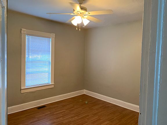 4th image of 1500 Lansing Ave APT A