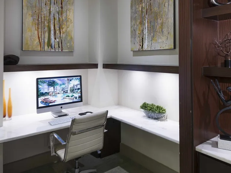 E-Lounge