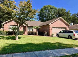 1530 Hunters Creek Dr, Cantonment, FL 32533