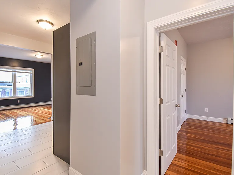 525 Charles St #2 — Photo 11