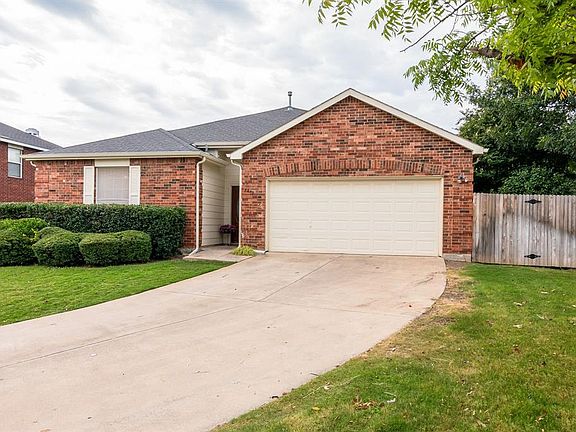 3rd image of 8479 Fern Lake Ct