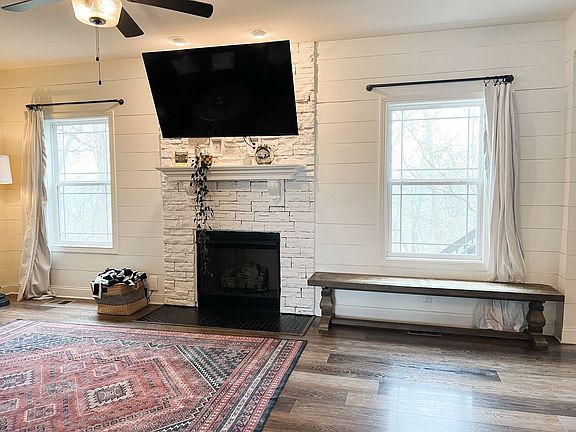 5th image of 1040 Harrison Way