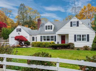 159 Huntington Bay Rd, Huntington, NY 11743