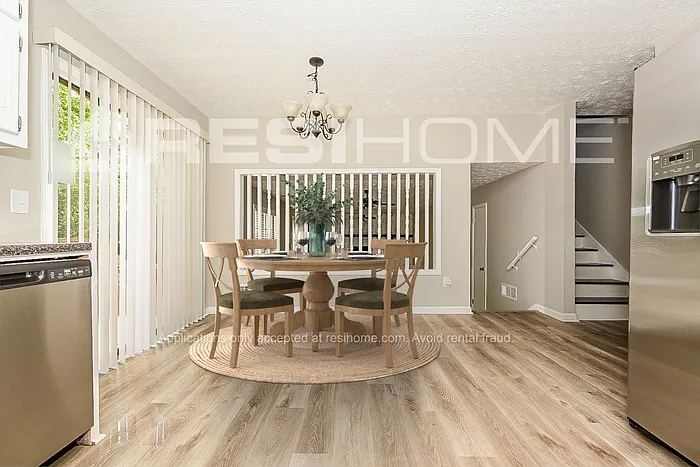 70 Homestead Pl — Photo 3