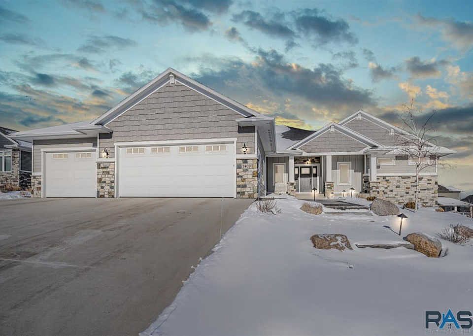 1st image of 7409 S Chatworth Cir
