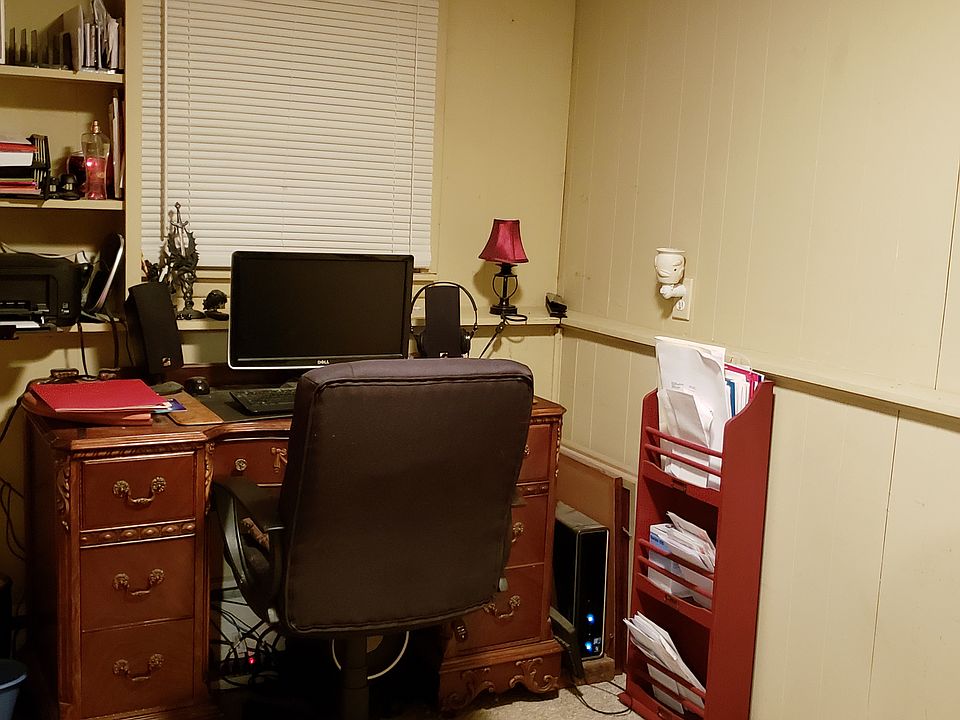 2nd image of 34 Oak Dr