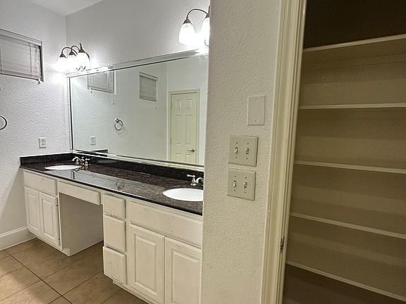 5th image of 2670 Hickory Cove Ln