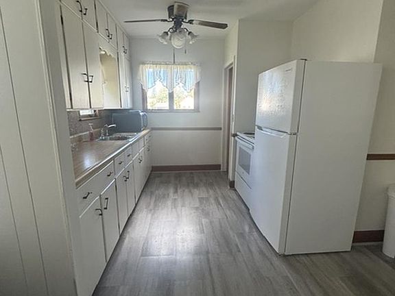 5th image of 1425 Carleton St
