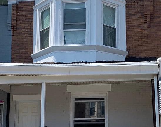 2nd image of 1332 S Lindenwood St