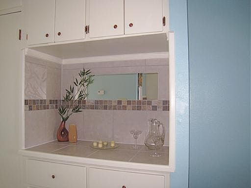 3rd image of 1559 PARKVIEW DR #D8