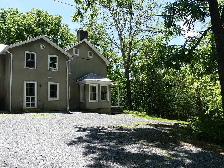 102 Welsh Park Pl #B — Photo 4