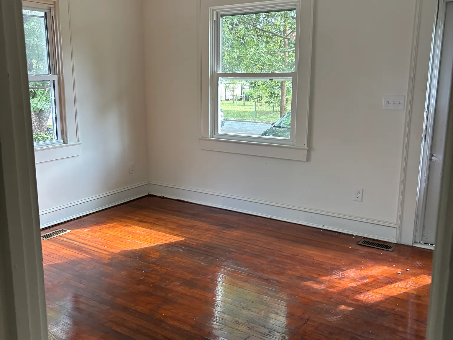 2 bed, 746 sqft, $1,325 — Photo 3
