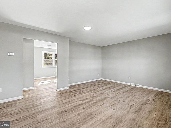 5th image of 733 Cresson Ave