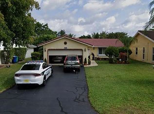 8793 NW 21st Ct, Pompano Beach, FL 33071