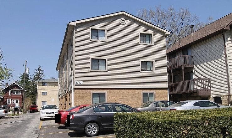 1st image of 130 W Norwich Ave