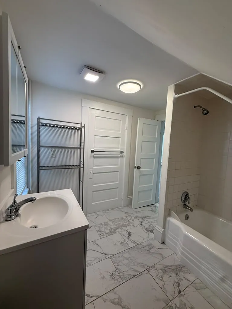 2 bed, $2,200 — Photo 4