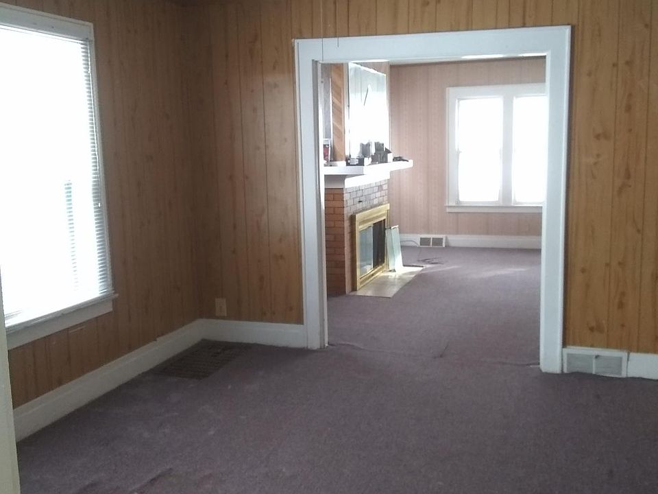 2nd image of 402 W Brighton Ave #1