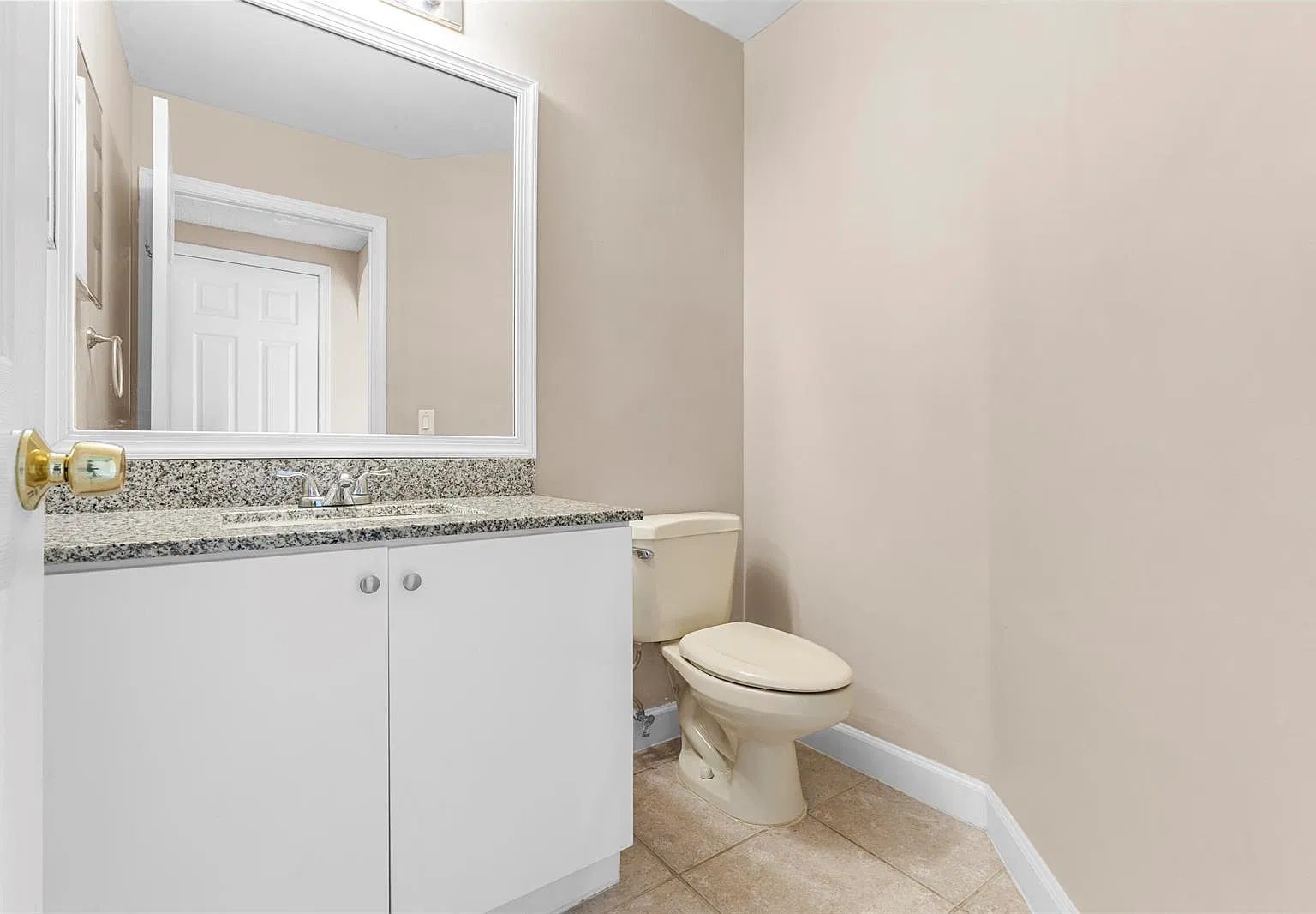 3 bed, 2.5 bath, 1993 sqft, $3,500 — Photo 2