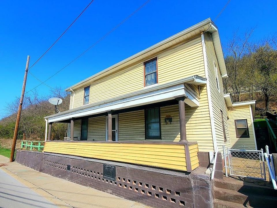 1st image of 932 Marshall St S