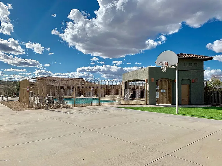 10453 S Boothill Way — Photo 3