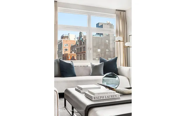 Rented by Douglas Elliman | media 33