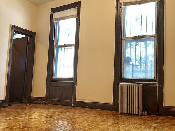4th image of 477 Graham Ave #1