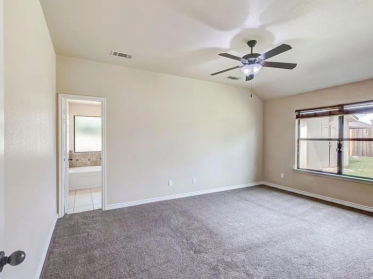 2405 Coy Dr — Photo 18