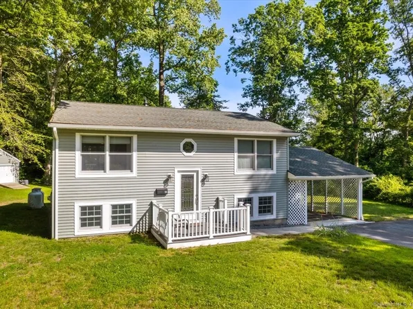 18 Raul Court, Groton, CT 06355