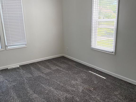 4th image of 647 2nd Ave SW