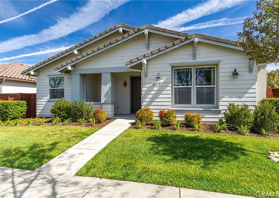 1st image of 2562 Alameda Dr