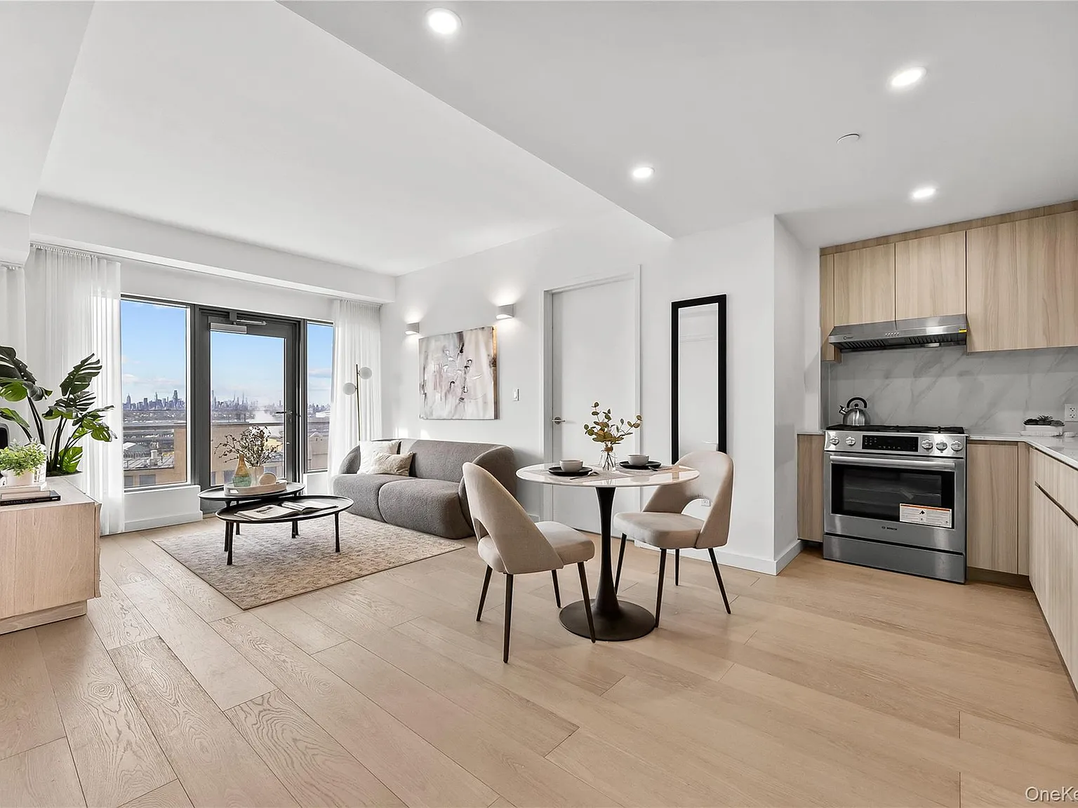 2 bed, 2.0 bath, 716 sqft, $4,025 — Photo 2