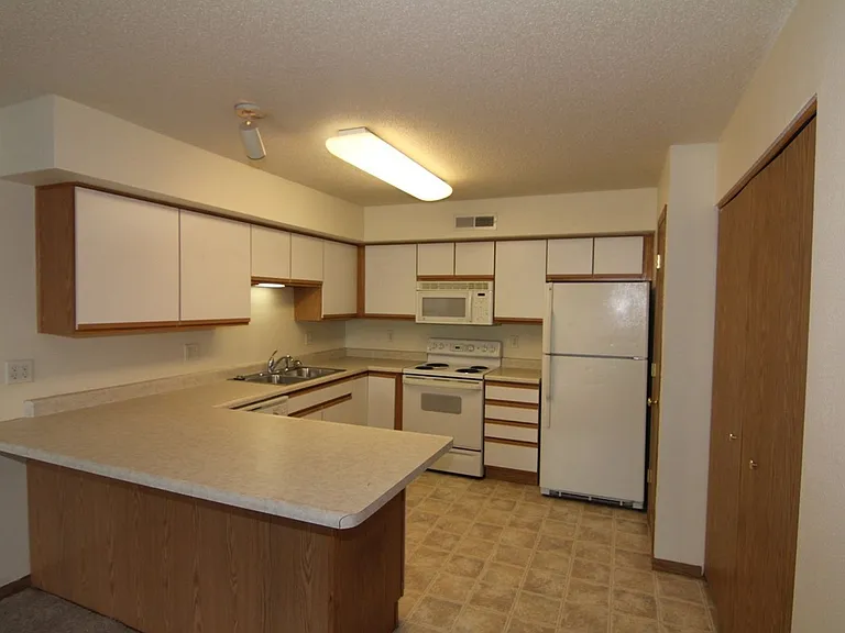 2882 Coral Ct — Photo 5