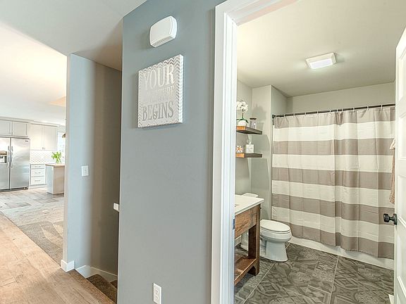 3rd image of 8939 Pine Hollow Pl