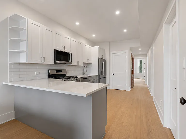 1079 N Paulina St #3 — Photo 10