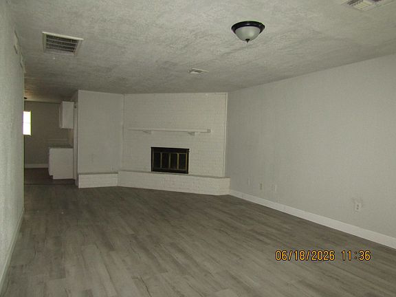 4th image of 1202 NW Lake Ave