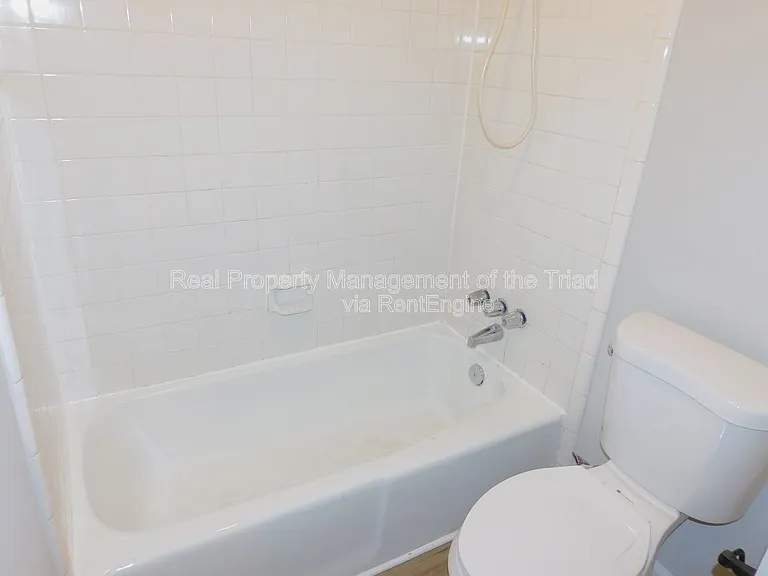4921 Chaucer Dr — Photo 19